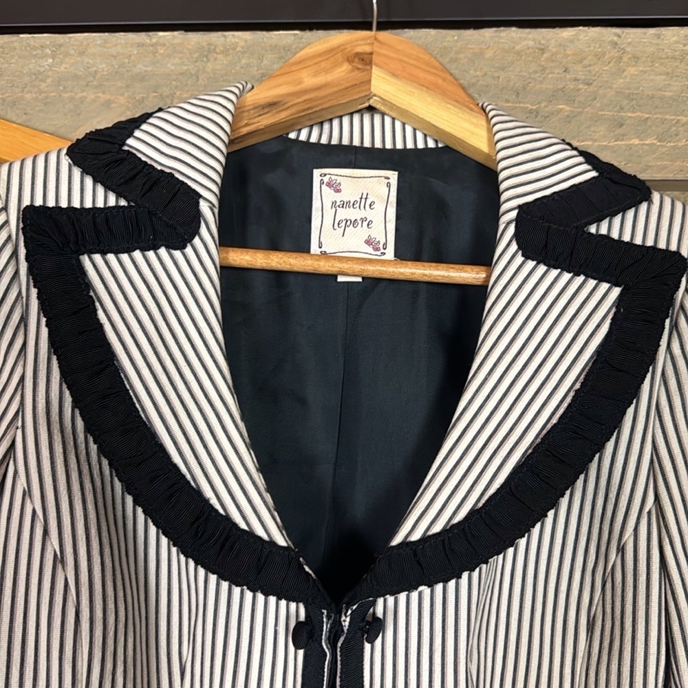 Vintage Nanette LePore blazer Striped with ribbon details Size 2 - Picture 3 of 9
